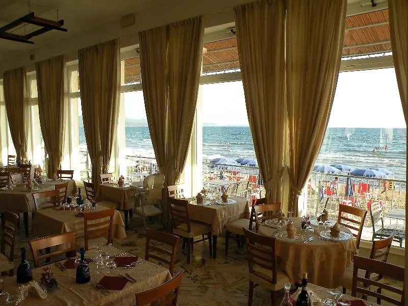 Hotel Parrini Follonica 3*,